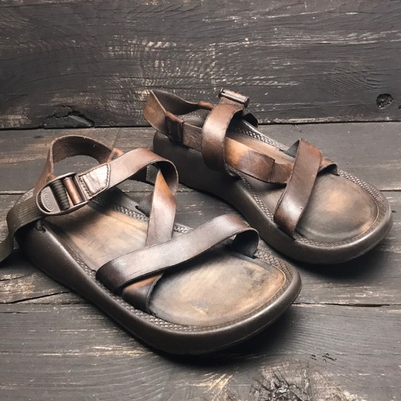 leather chacos mens